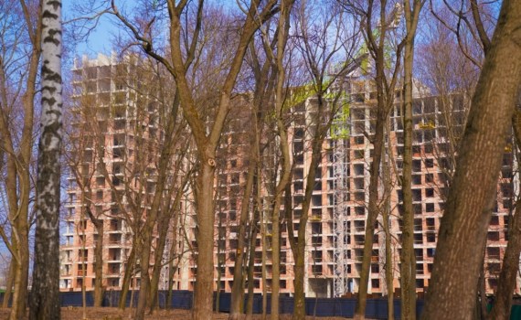 Омский и Азовский районы обеспечили рост темпов жилья в бывшей сибирской столице