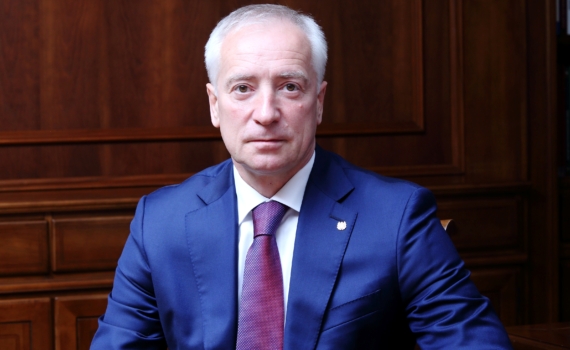 Томский губернатор призвал муниципальных служащих принять участие во Всероссийской премии «Служение» Томский губернатор призвал муниципальных служащих принять участие во Всероссийской премии «Служение»
