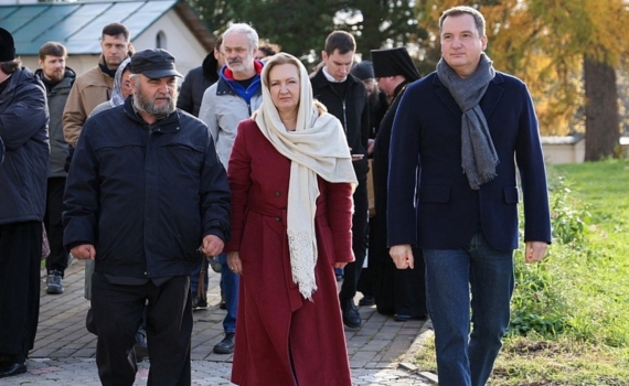 Александр Цыбульский и Анна Громова посетили Антониево-Сийский монастырь Александр Цыбульский и Анна Громова посетили Антониево-Сийский монастырь